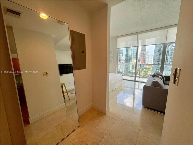 Building Photo - 1060 Brickell Ave