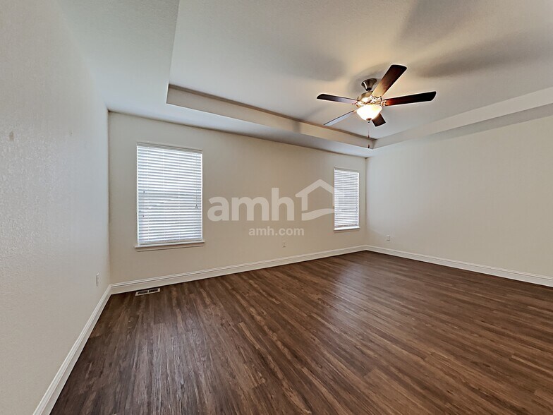 Building Photo - 10174 Dogwood St