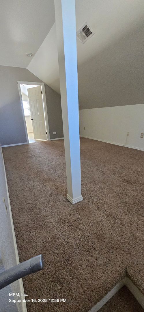 Building Photo - X41 Thomas Court (41,45,49)