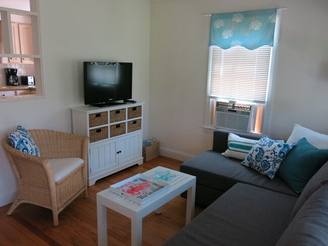 Building Photo - 223 Purgatory Rd