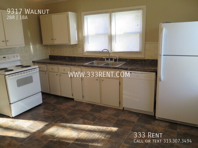 Building Photo - 9317 Walnut-
