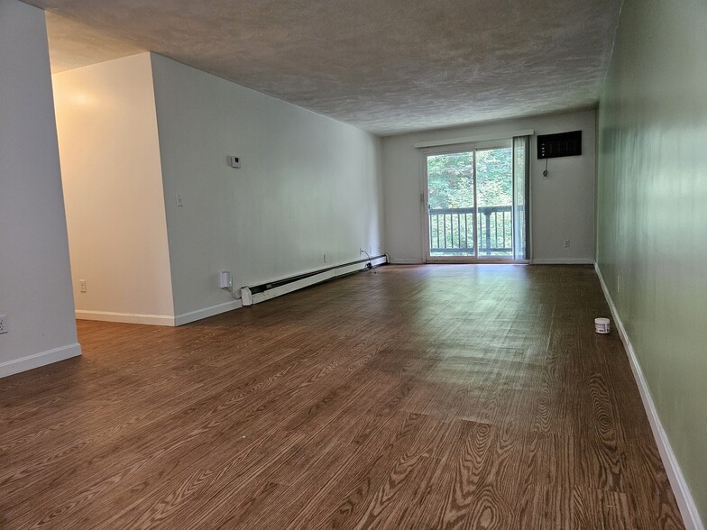 Building Photo - 310 Brook Village Rd