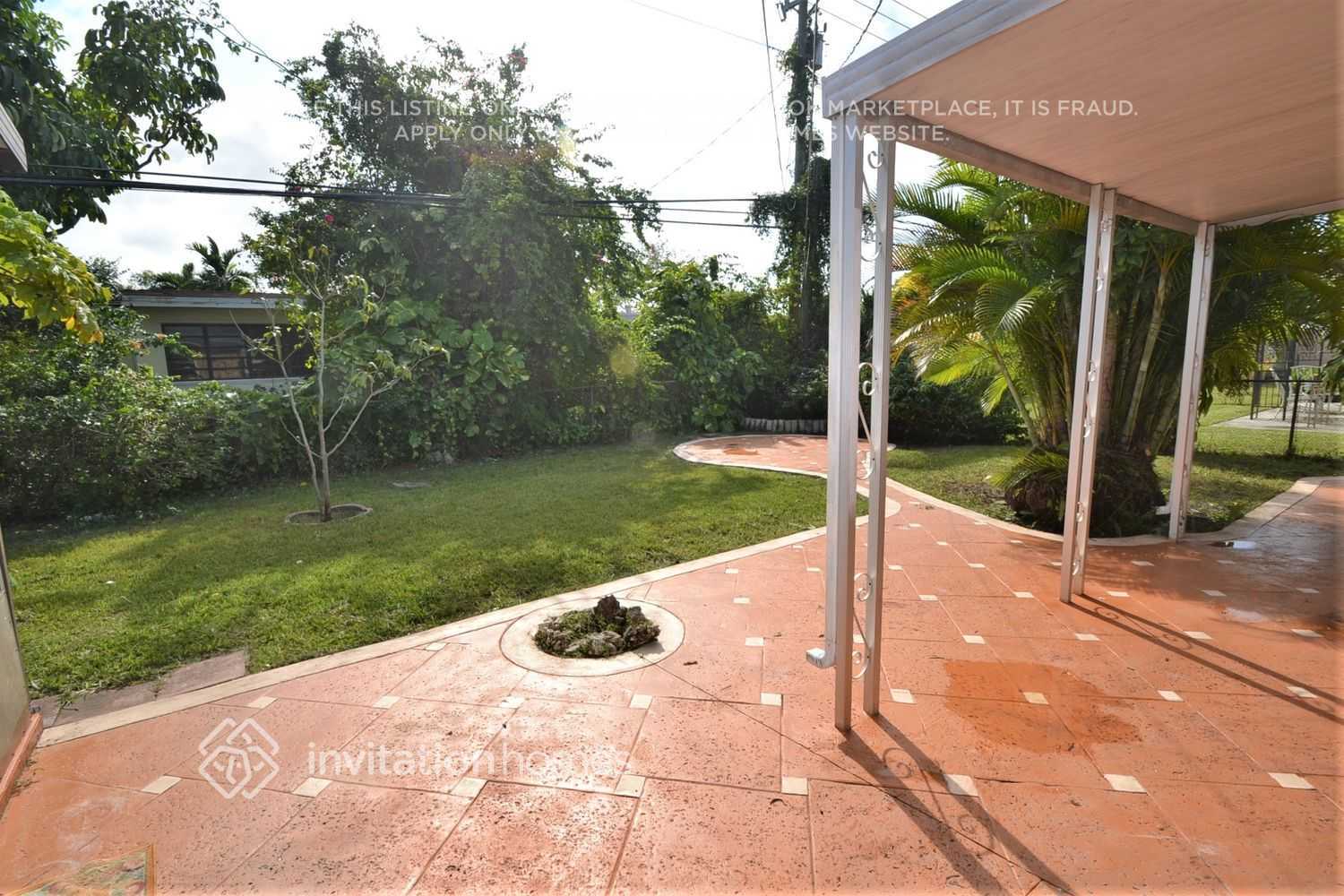 Building Photo - 8480 SW 33rd Terrace