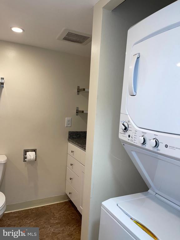 Building Photo - 1420 Locust St