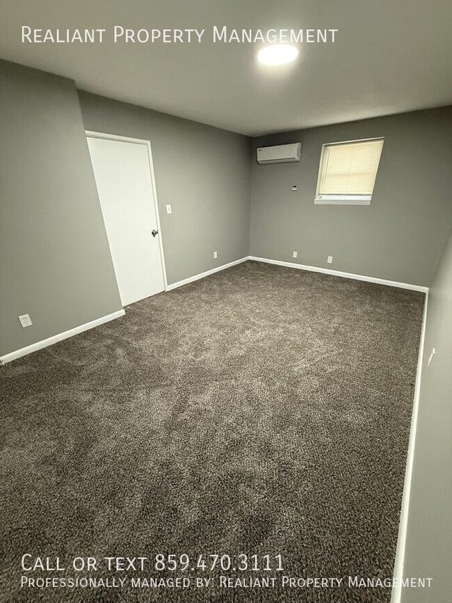 Building Photo - 2082 Fairmont Ct