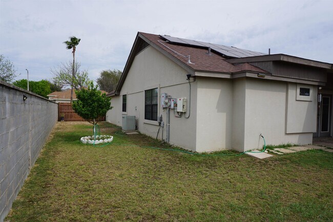 Building Photo - 8810 Crossway Dr