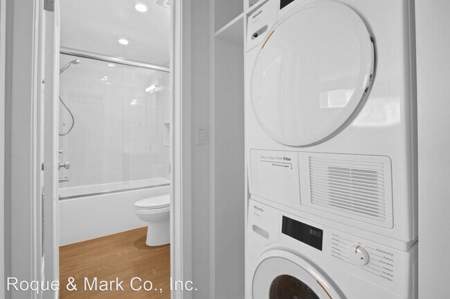 Building Photo - 1 br, 1 bath Apartment - 117 Strand Street...