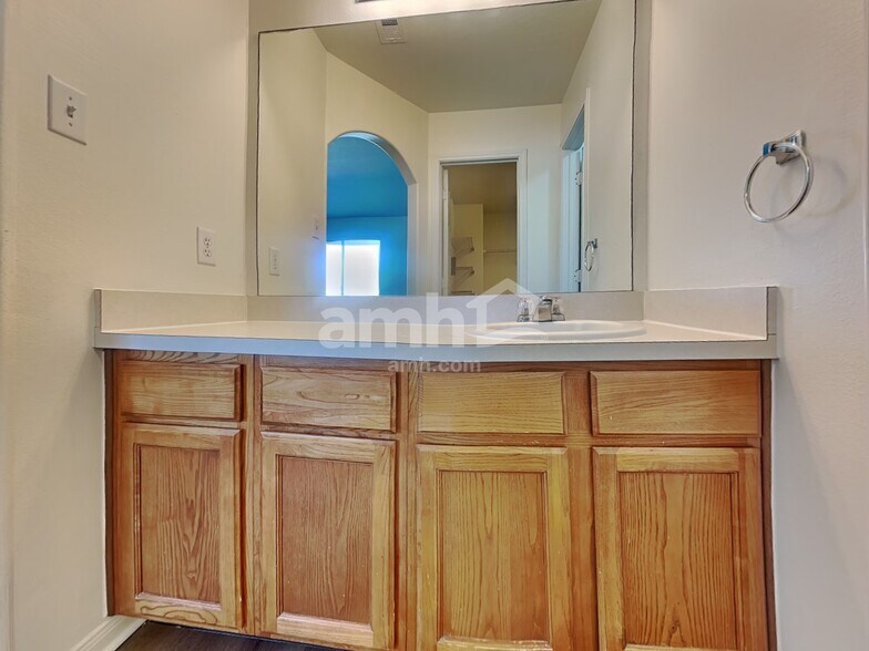 Building Photo - 19414 Dry Canyon Ct