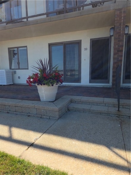 Building Photo - 20 America Way