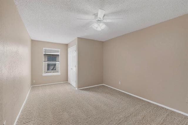 Building Photo - 913 W Rochelle Rd