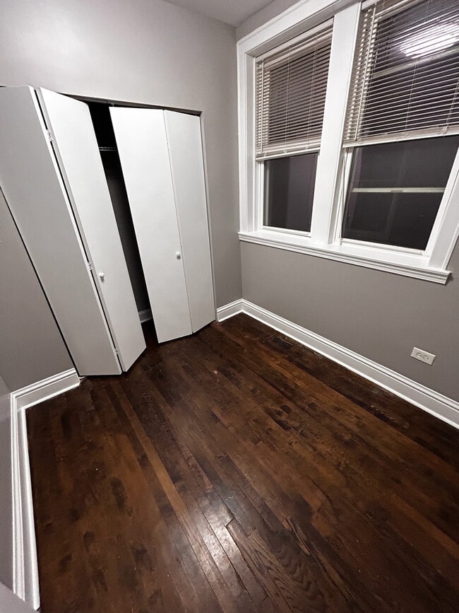 Building Photo - 5653 N Talman Ave