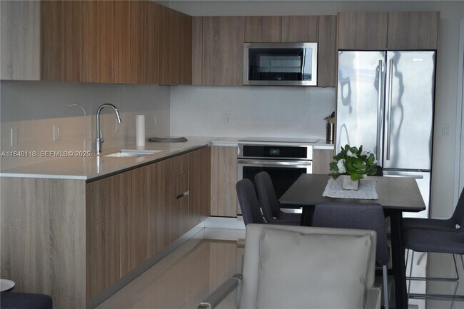 Building Photo - 2960 NE 207th St