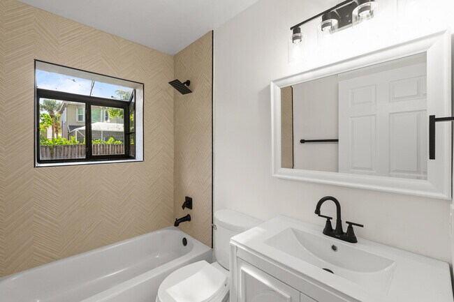 Building Photo - 7406 Willow Spring Cir N