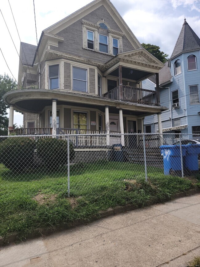 Primary Photo - 237 Willow St