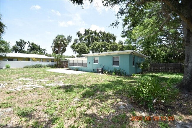 Building Photo - 5325 4th St S
