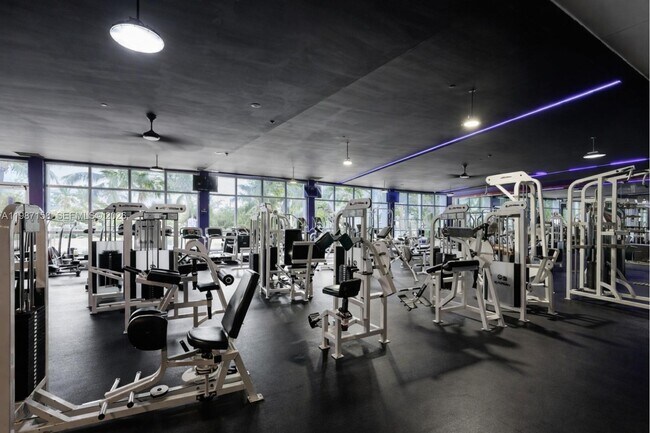 Building Photo - 1000 West Ave