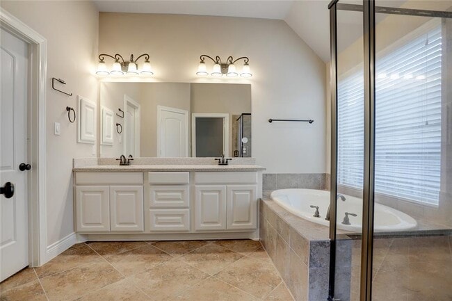 Building Photo - 28310 Lauren Cove Ln