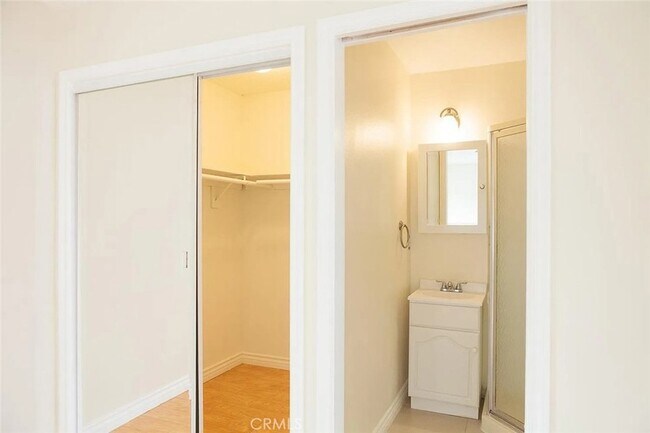 Building Photo - 11115 Slater Ave