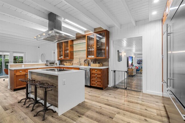 Building Photo - 6830 SW 69th Ave