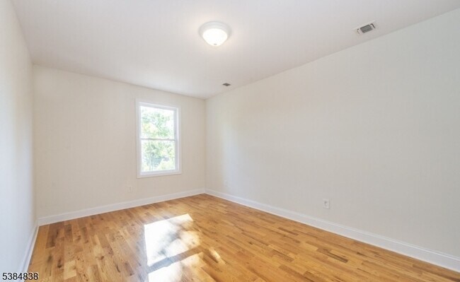 Building Photo - 15 Olyphant Pl