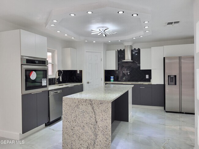 Building Photo - 806 Cortijo Dr