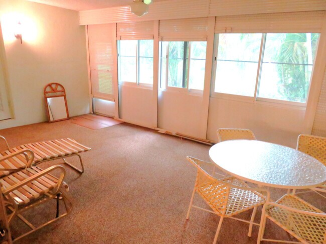Building Photo - 5780 Fernley Dr W