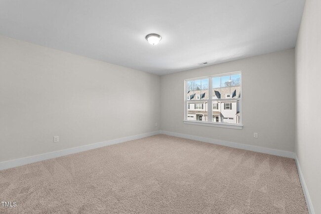 Building Photo - Deluxe 3 Bedroom End Unit Townhome - Avail...