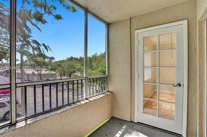 Building Photo - 2871 N Oakland Forest Dr