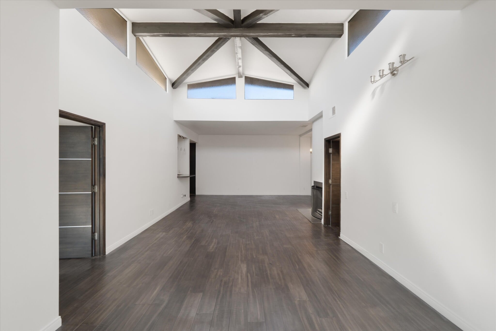 Building Photo - 2175 S Beverly Glen Blvd