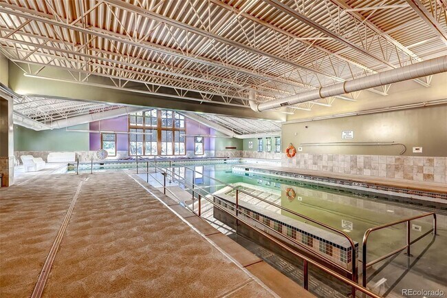 Building Photo - (55+) Newly Renovated 2br Condo in the Hea...