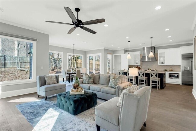 Building Photo - 909 Sunny Meadows Ln