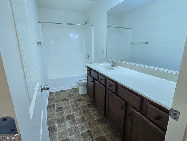 Building Photo - 2020 Beyers Landing Dr