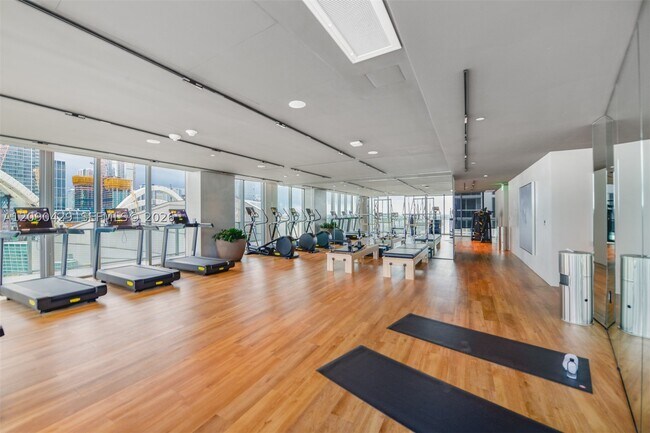 Building Photo - 1400 Biscayne Blvd