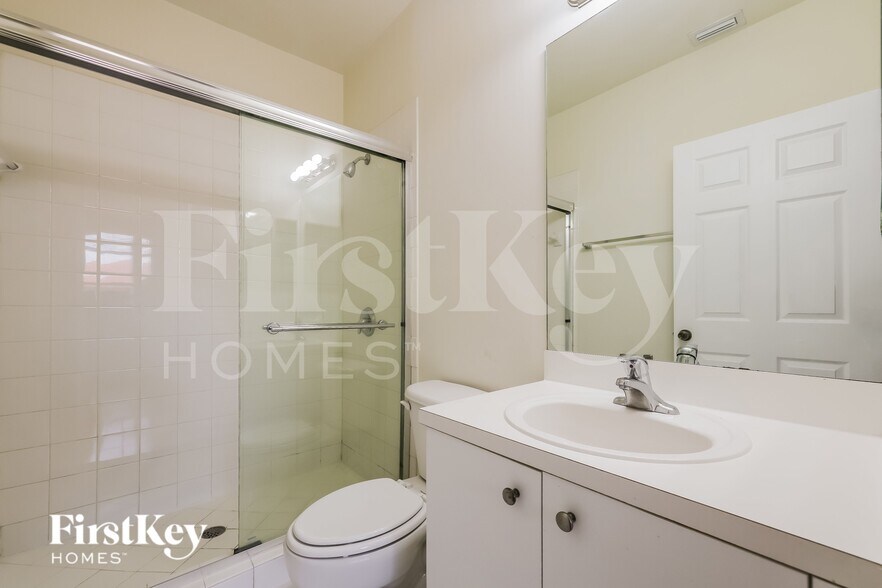 Building Photo - 1490 NE 33rd Rd