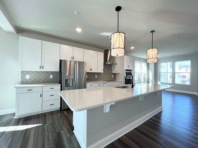 Building Photo - **OFFERING FIRST MONTH'S RENT FREE, $200 MOVE IN PROMOTION & REFUNDABLE APPLICATION FEES** New Co...