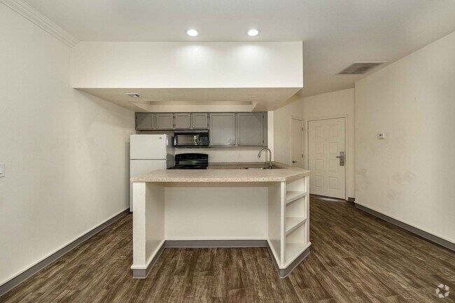 2BR, 2BA - 950SF - Kitchen - 21 Rock Apartments- All Utilities Paid-