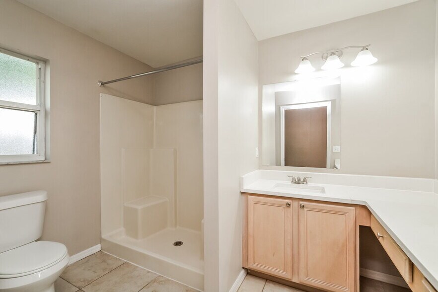 Building Photo - 3229 New Mexico Ct