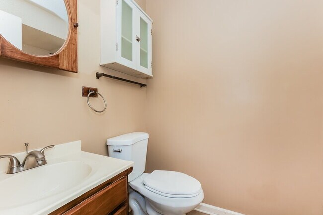 Building Photo - 4829 Catskill Dr