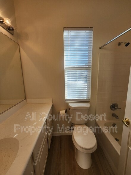 Building Photo - 82630 Redford Way