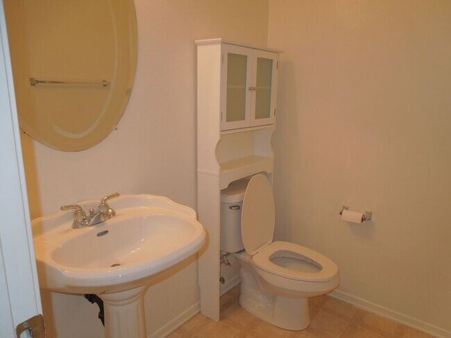 Building Photo - 39288 Half Moon Cir