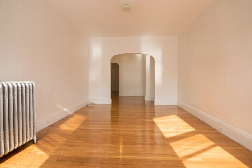 Primary Photo - 39 Dwight St