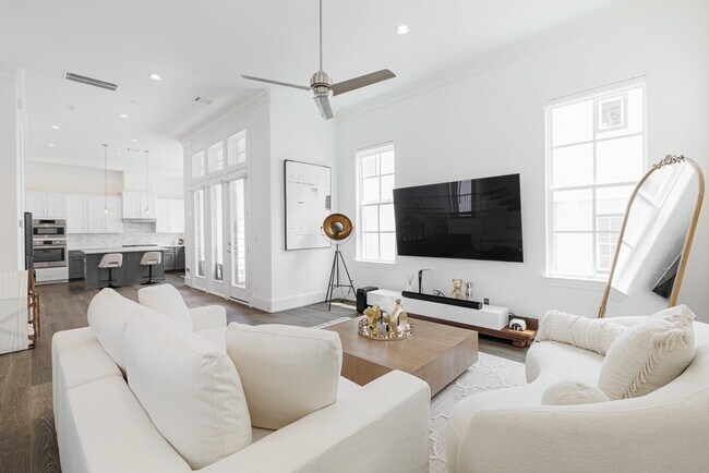 Building Photo - 10760 Craighead Dr