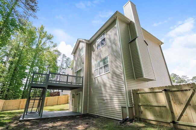 Building Photo - 330 Derby Dr