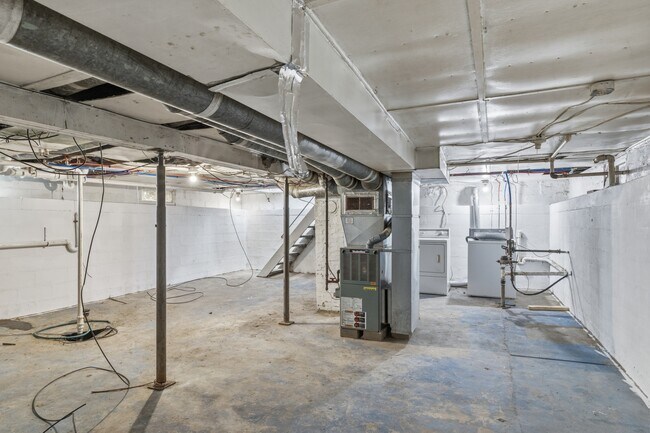 Building Photo - 2446 Morton St