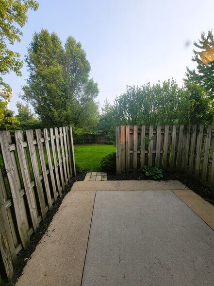 Building Photo - 2158 Kenyon St. N.E.