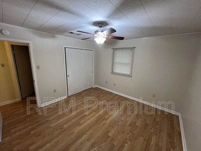 Building Photo - 4143 Nelson St