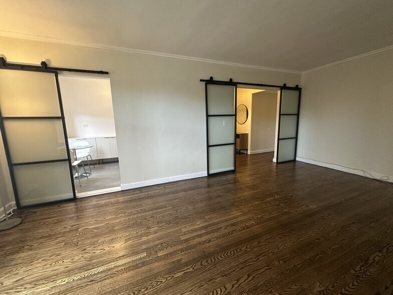 Building Photo - 9876 Queens Blvd