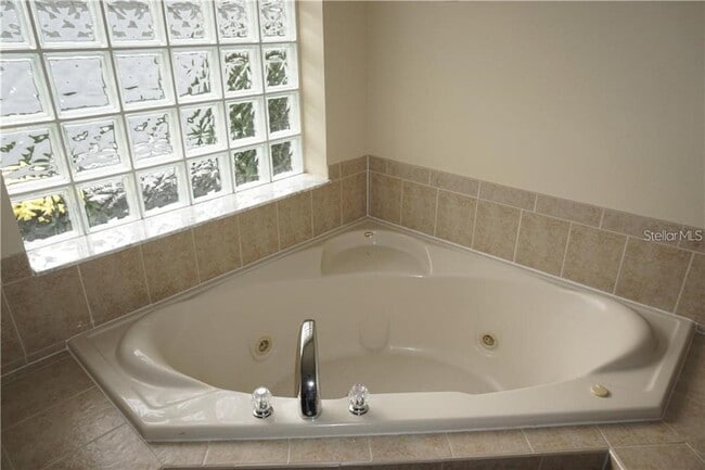 Building Photo - 839 Princeton Dr