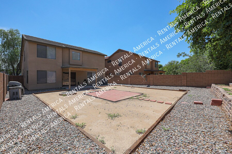Building Photo - 12438 W Rancho Dr