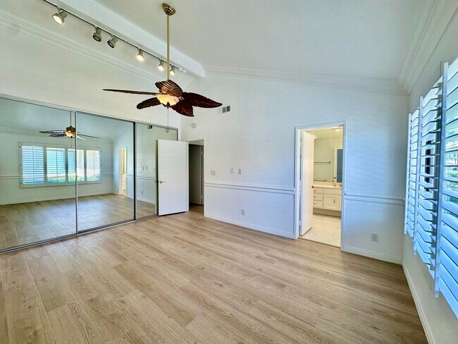 Building Photo - 417 Sierra Madre N